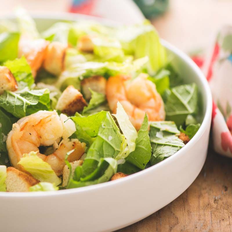 ENSALADA CÉSAR CON CAMARONES