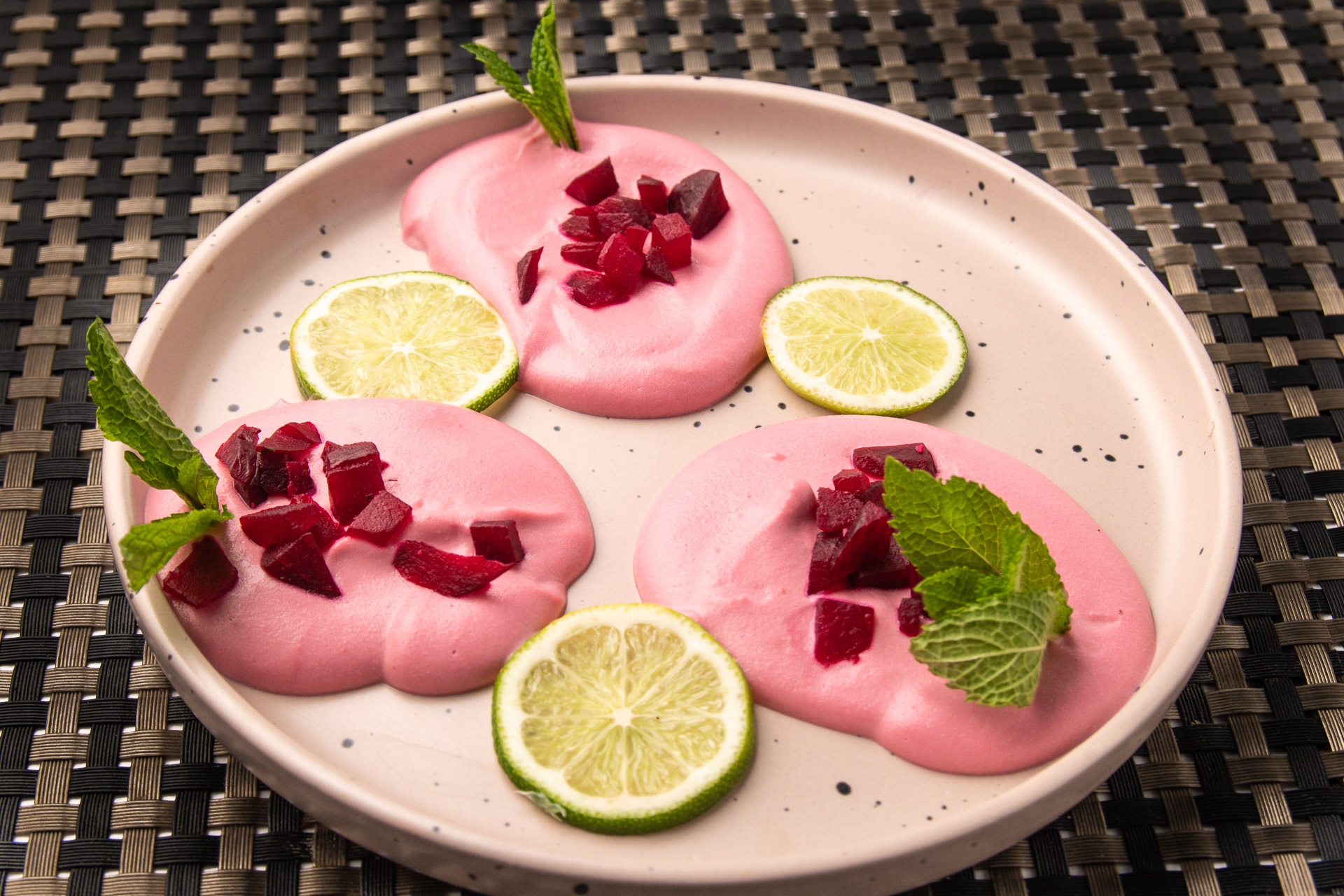 HUMMUS BETARRAGA