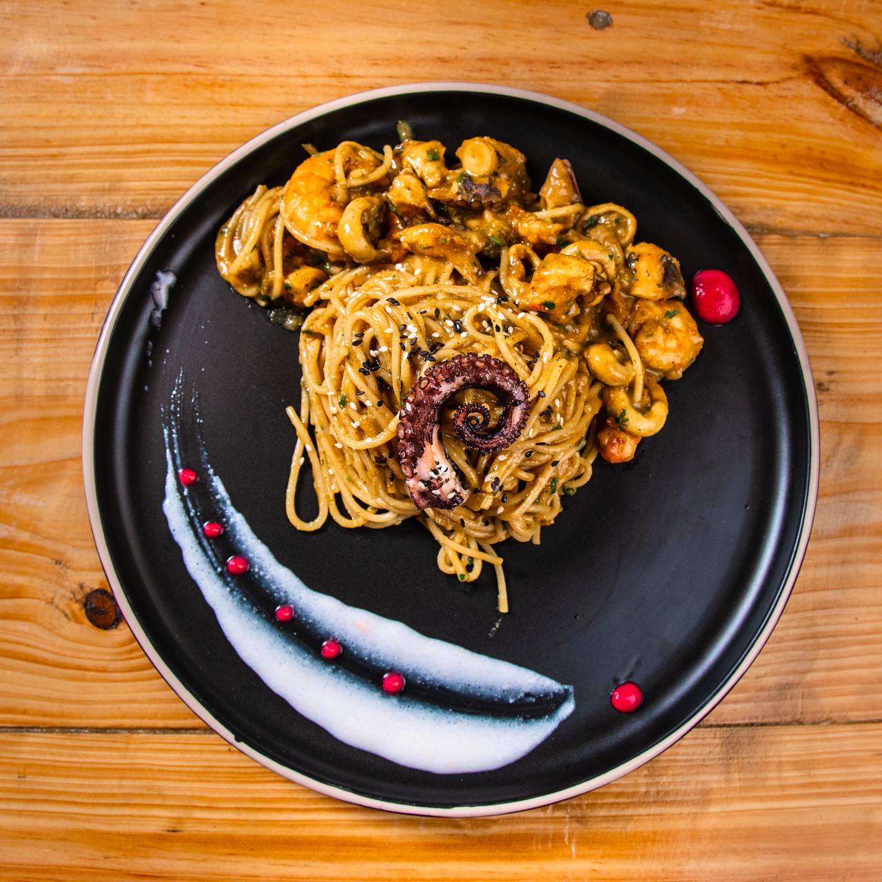 PASTA AL COCO Y CURRY CON FRUTOS DEL MAR