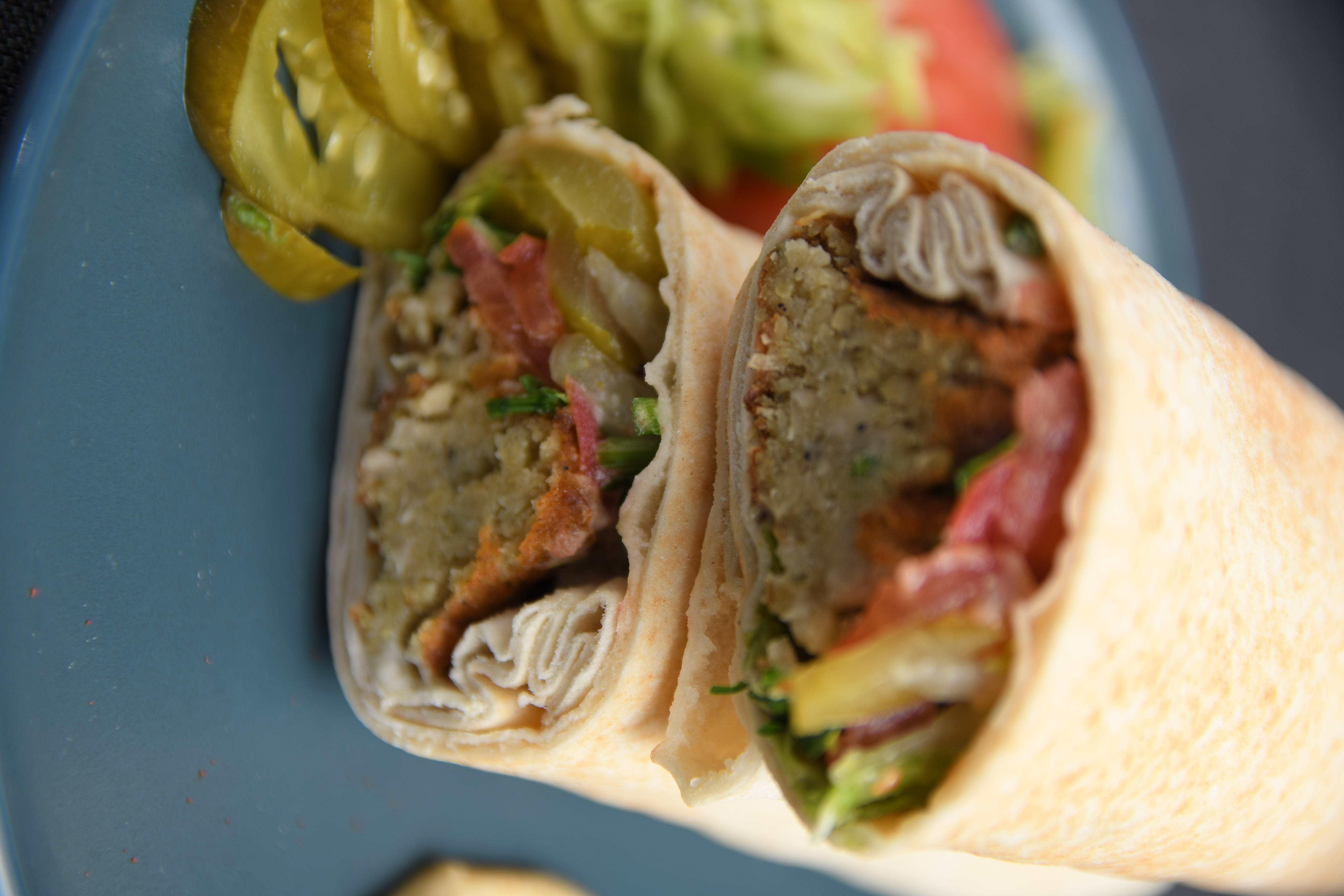 ENROLLADO DE FALAFEL