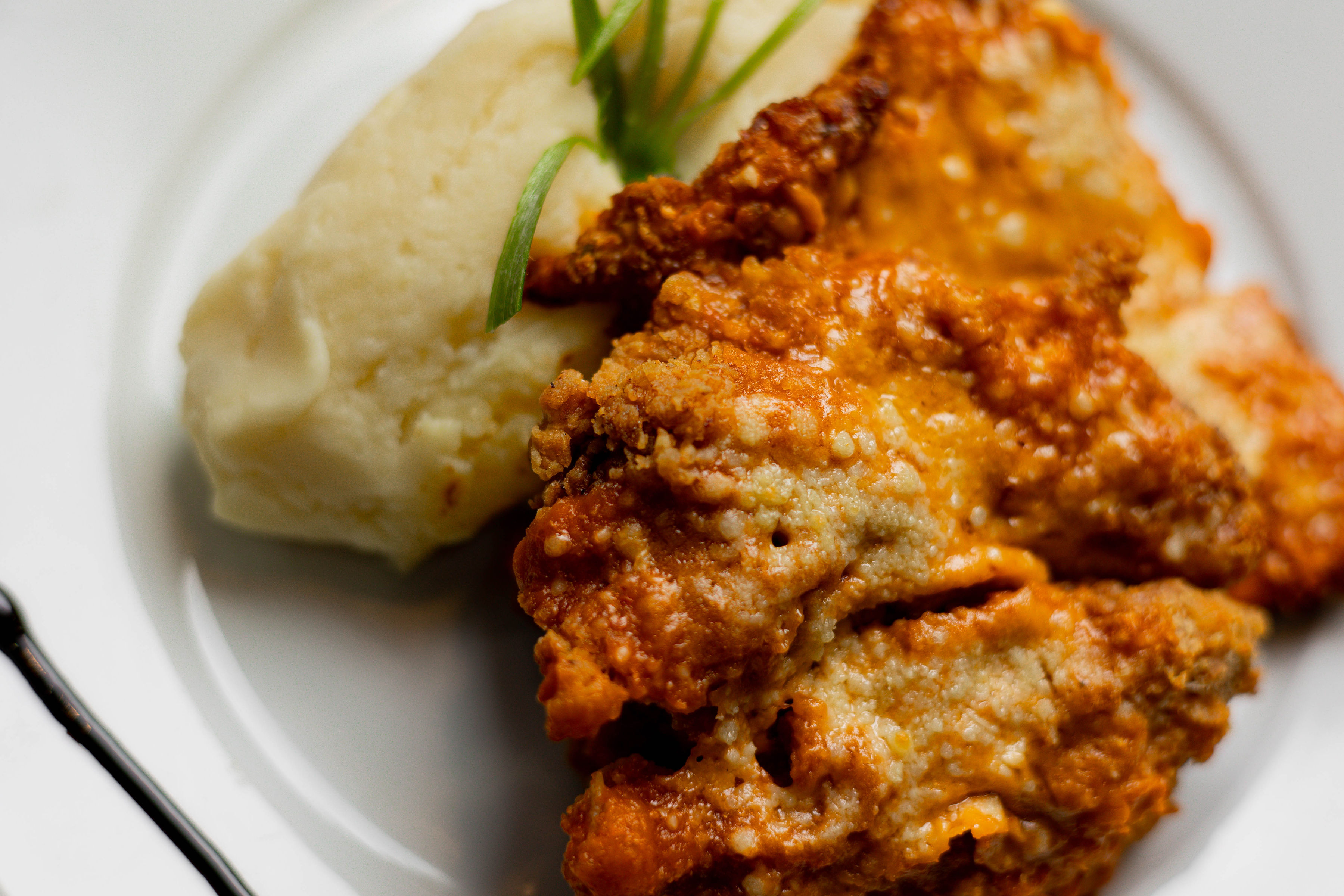 POLLO CRISPY A LA PARMESANA